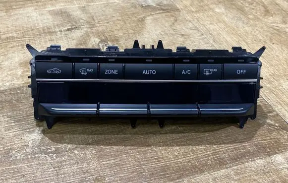 Mercedes-Benz E C207 W207 Climate control unit A2129006527 A2129016806