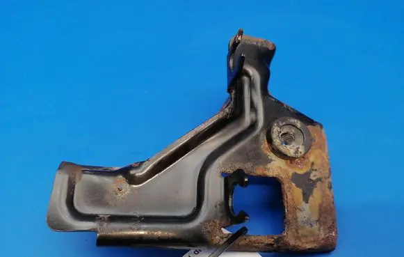 Nissan Note (E11) ABS pump bracket 