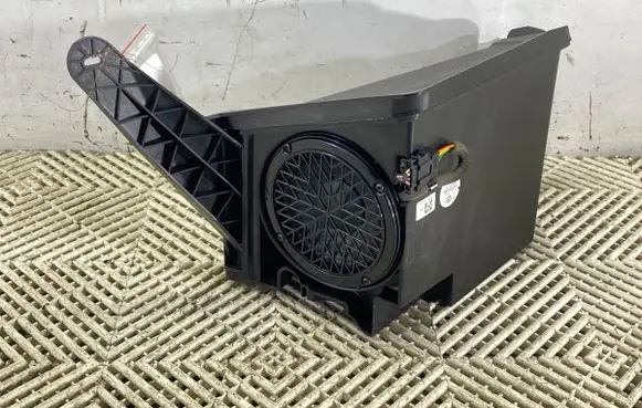 Skoda Octavia Mk3 (5E) Subwoofer speaker 5E0035412