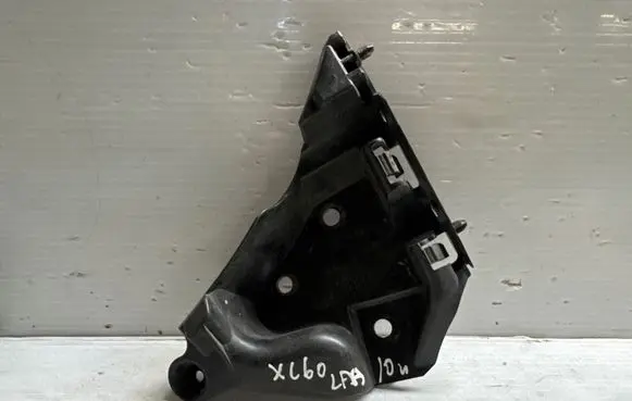 Volvo XC60 Front bumper mounting bracket 30764619