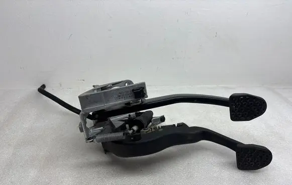 BMW X1 E84 Pedal assembly 6762250 6787111 57871171