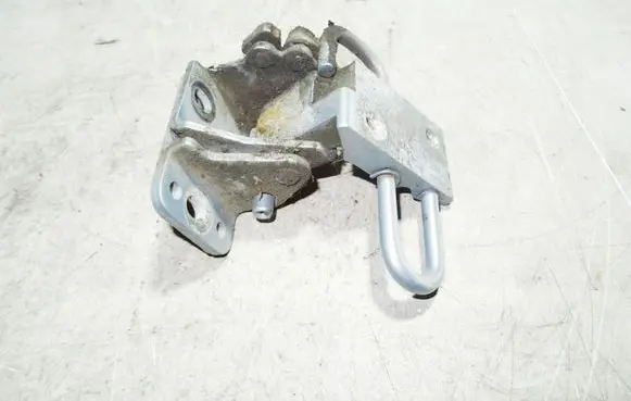 Audi A6 S6 C5 4B Rear door lower hinge 4B0833412E