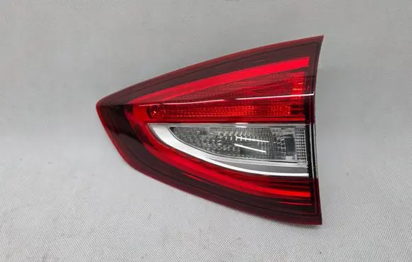Tailgate rear/tail lights