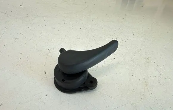 Opel Vivaro Engine bonnet (hood) release handle 834395