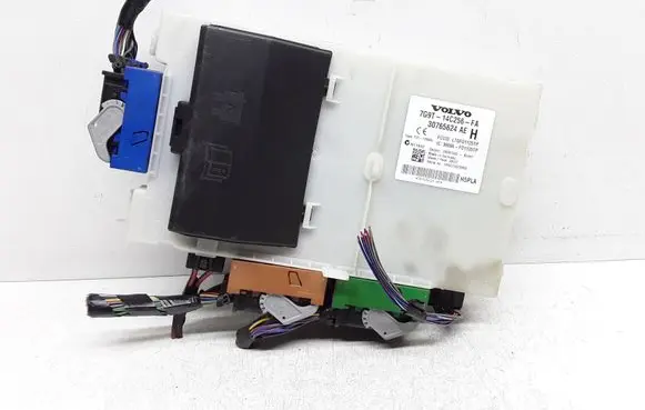 Volvo V70 Fuse module 30765624 7G9T14C256FA