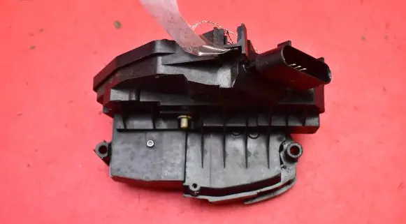 Volvo V60 Front door lock 31301739
