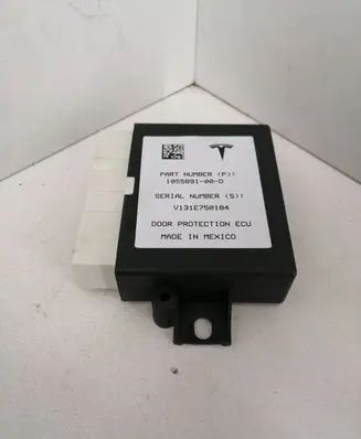 Tesla Model X Door control unit/module 105589100D