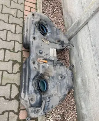Mercedes-Benz CLS C219 Fuel tank A2114701902