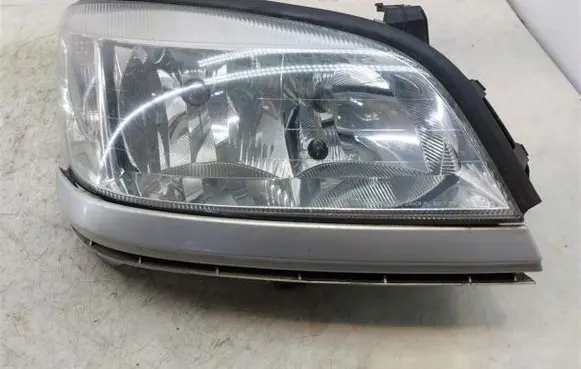 Opel Zafira A Headlight/headlamp