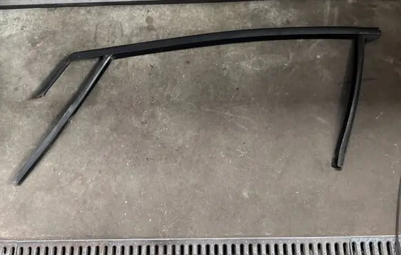 Ford Kuga II Front door rubber seal CV44S21511