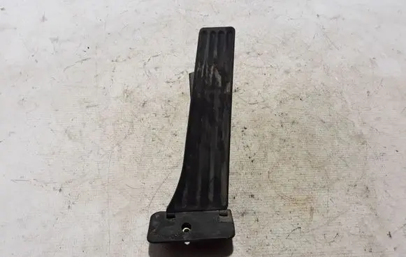BMW 5 G30 G31 Accelerator throttle pedal 6859999