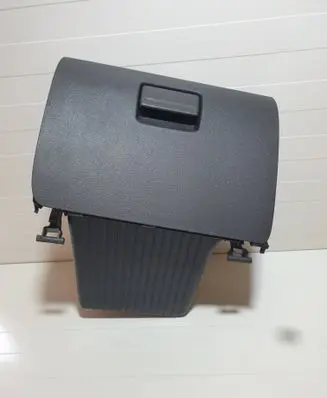 Ford Focus Glove box 4M51A06044