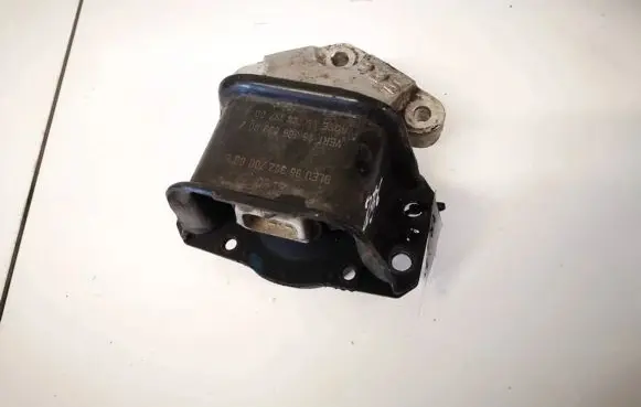 Citroen DS4 Engine mount bracket 9636270080 9636583980