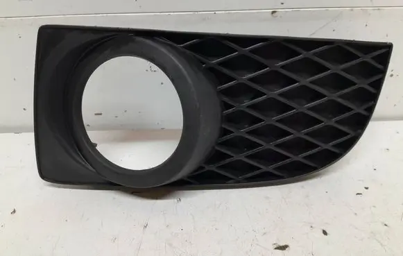 Mazda Premacy Front bumper lower grill C14650C21