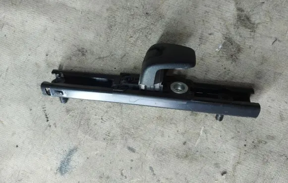 Ford Galaxy Seat belt adjustment rail 1150