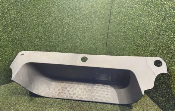 Renault Trafic III (X82) Front sill trim cover 768510190R 93868844