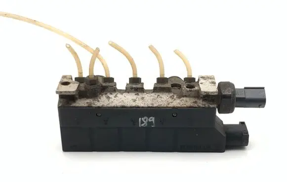 Mercedes-Benz S W220 Air suspension valve block A2203200258