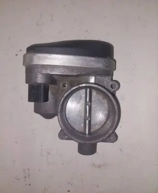 BMW 5 E39 Throttle valve 7502444