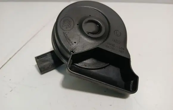 Volkswagen PASSAT B7 Horn signal A046522