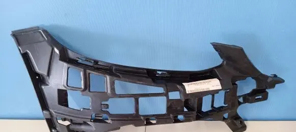 Mercedes-Benz C W205 Front bumper mounting bracket A2058850665
