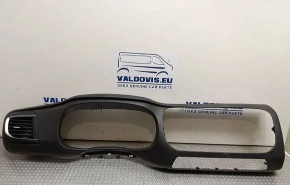 Peugeot Expert Panel trim 98083646ZD M52632 9812434477