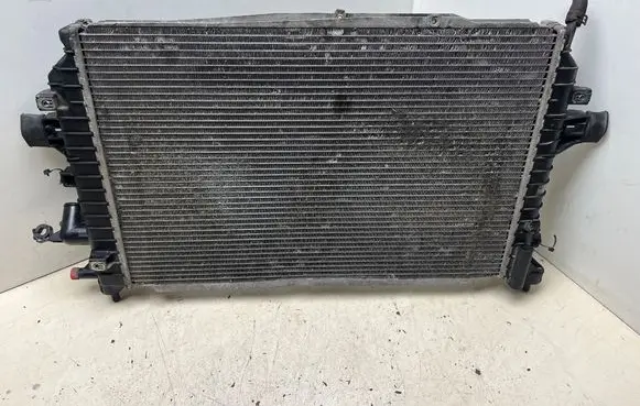 Opel Zafira B Coolant radiator 13171429