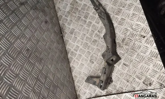 Volkswagen PASSAT B6 Front bumper mounting bracket 3b0807049a