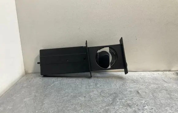 BMW 5 E60 E61 Cup holder 7047145