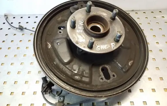 Suzuki Grand Vitara II Rear wheel hub