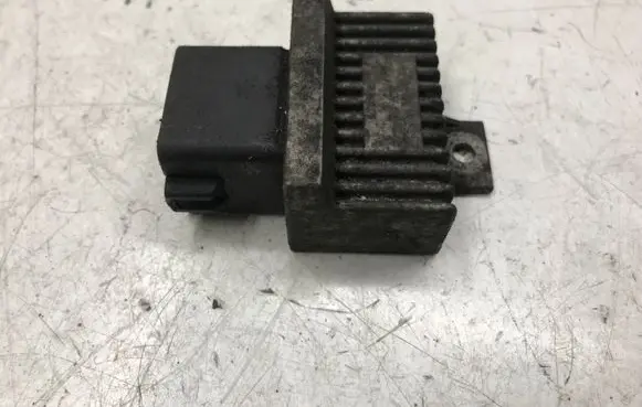Opel Vivaro Glow plug pre-heat relay 7700115078