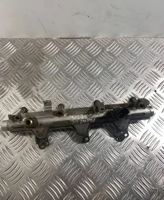 Volkswagen PASSAT CC Fuel main line pipe 06J133317M