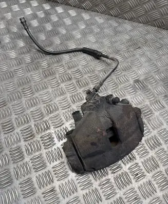 Volkswagen PASSAT B6 Front brake caliper 