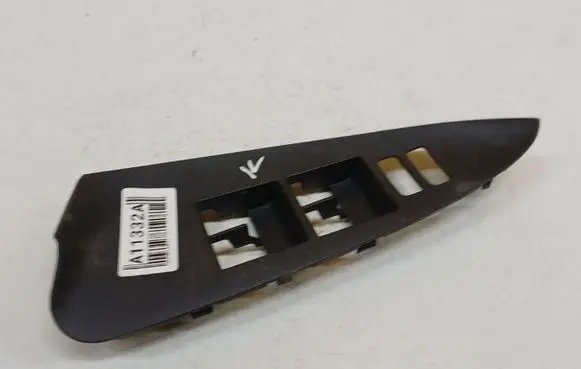 Toyota RAV 4 (XA30) Front door window switch trim 7423242070