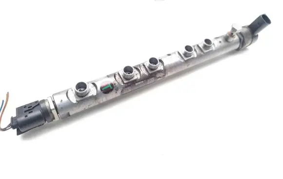 BMW 5 E60 E61 Fuel main line pipe 7809129 0445214184