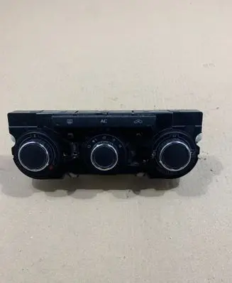 Skoda Octavia Mk2 (1Z) Climate control unit 3T0820047AB 5HB009752