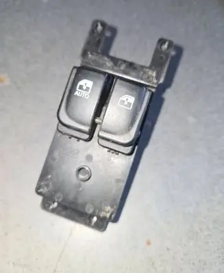 Hyundai i20 (PB PBT) Electric window control switch 202008159