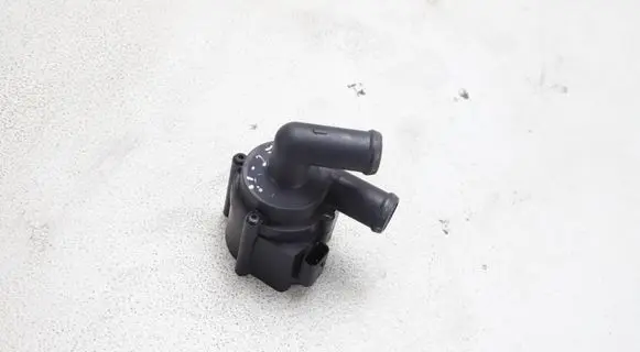 Volkswagen PASSAT CC Electric auxiliary coolant/water pump 5N0965561 13T0736716