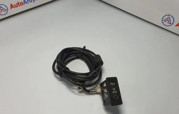 BMW 5 F10 F11 AUX in-socket connector 9129651 61319129651 9237653