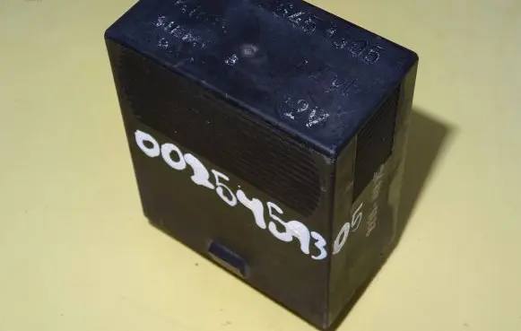 Mercedes-Benz E W124 Other relay 0025451305