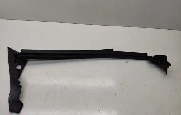 Mercedes-Benz CLS C218 X218 Front door rubber seal A2187200815