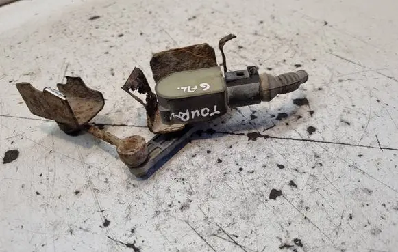 Volkswagen Touran I Rear air suspension level height sensor 