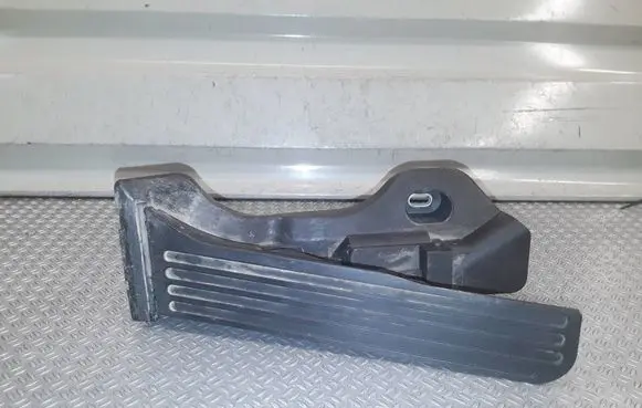 Volkswagen Golf Plus Accelerator throttle pedal 1K1721503M 6PV00889000