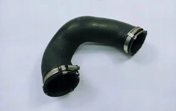 Audi Q7 4L Intercooler hose/pipe 7L6145972E