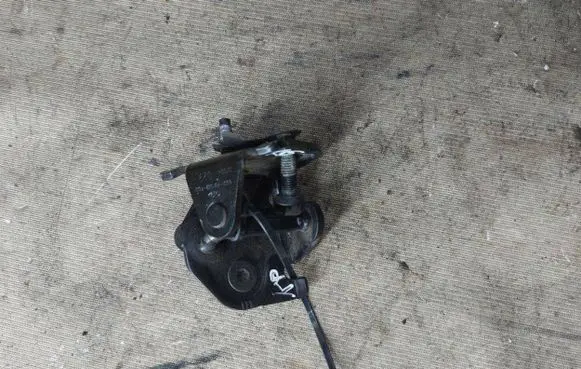 Ford S-MAX Front door lock loop/hook striker 6G91R21982FB