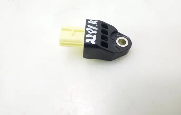 Toyota Urban Cruiser (XP110) Airbag deployment crash/impact sensor 8983133020