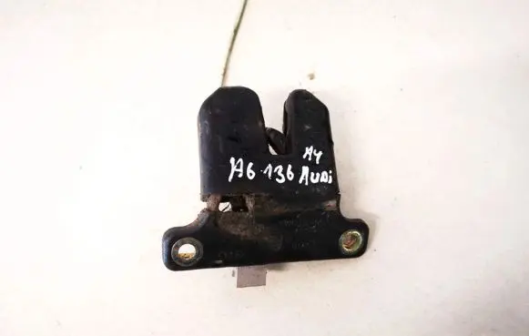 Audi A4 S4 B5 8D Tailgate/trunk/boot lock/catch/latch 8d5959489