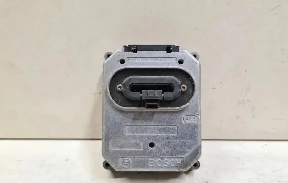 Volkswagen Sharan Window wiper relay 7M0906015 1397328044