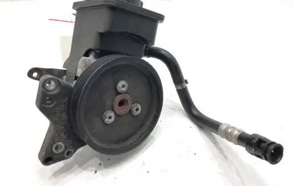BMW X3 E83 Power steering pump 3413807