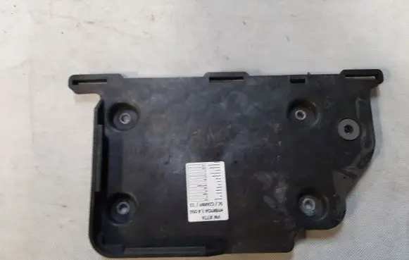 Volkswagen Jetta VI Battery tray 5C0915331