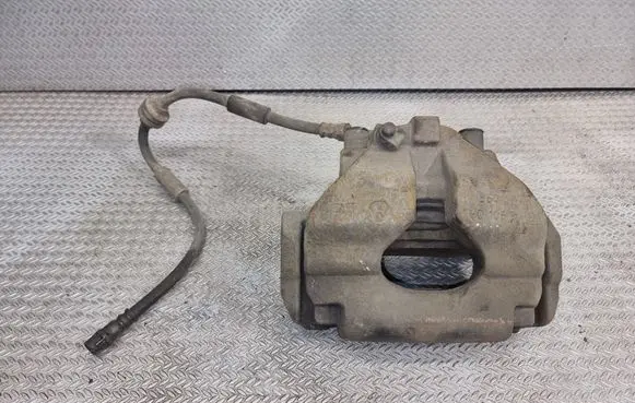 Volkswagen Transporter - Caravelle T5 Front brake caliper 7H0106E